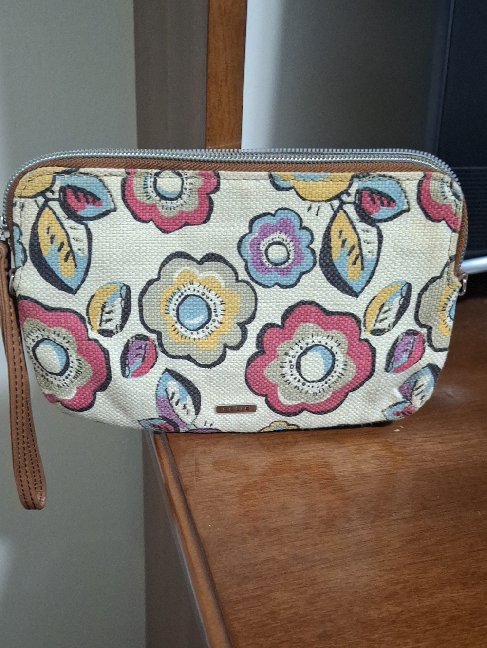 Relic Cream Floral Canvas Wristlet